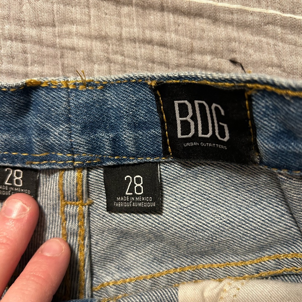 BDG Mom High Rise Shorts Urban Outfitters - Picture 2 of 3